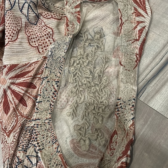 Gimmicks floral mesh lace banded top shirt - Picture 7 of 7